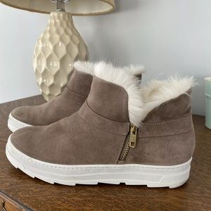 Joyks booties size 39. Super cute! Worn once.